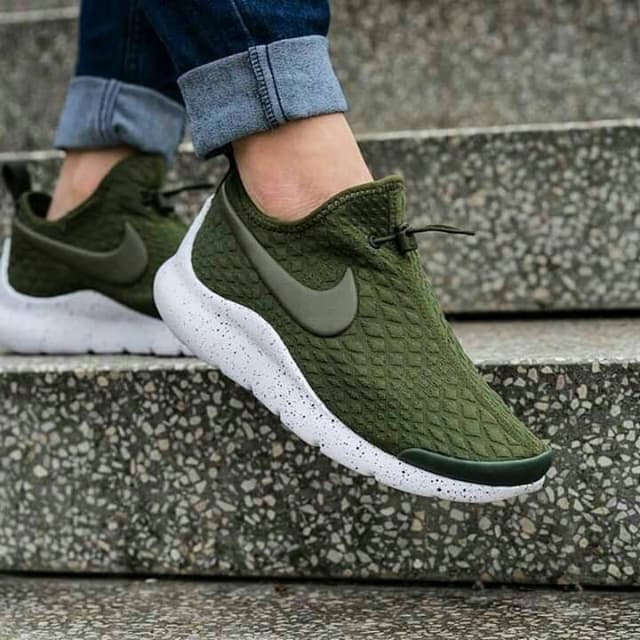 Nike Aptare