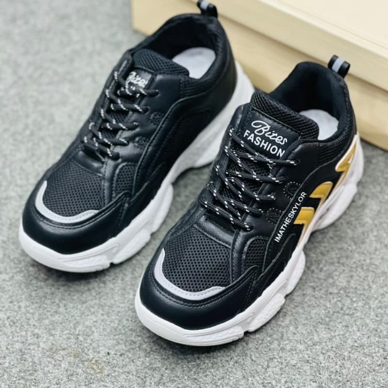 SNEAKERS FOR WOMEN