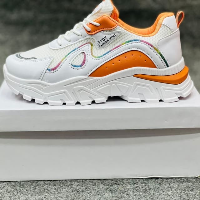 GIRLS SNEAKERS