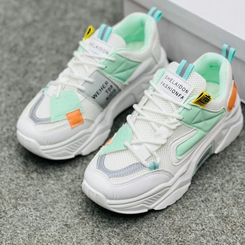 GIRLS SNEAKERS