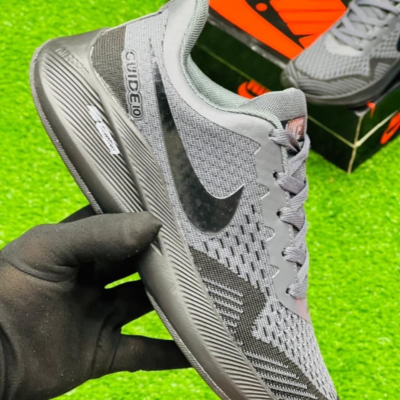Nike zoom Guide 10