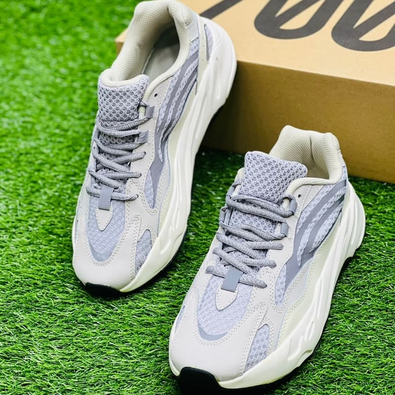 Yeezy Static Fish Skin  700 Wave Runner